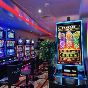 Machines à sous dans le Casino de Jeux de Cavalaire sur mer dans le Golfe de Saint Tropez